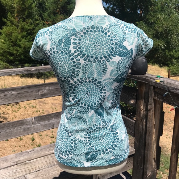 Ann Taylor Short Sleeve Top - Small - Picture 2 of 7